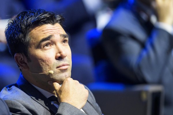 每体：德科周一与奥尔莫和霍安·加西亚的牙东谈主进行了会面